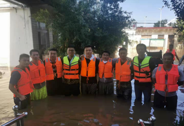 致敬经纬达抗洪救灾最美身影